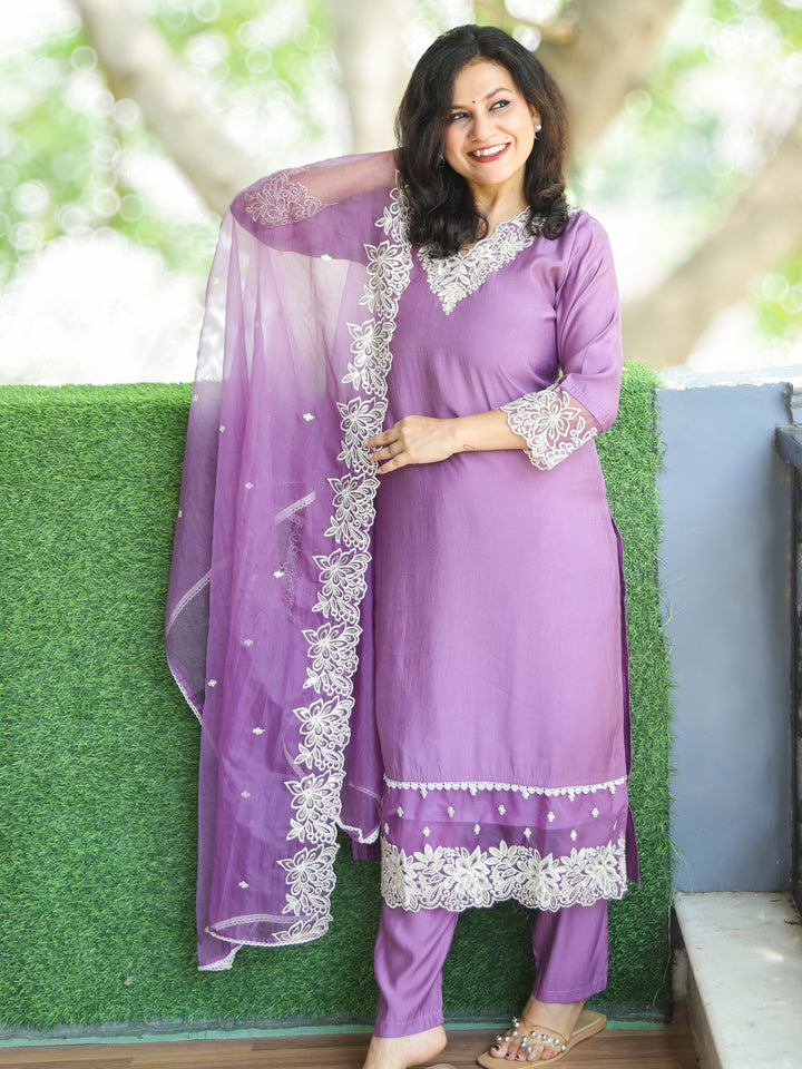 Sahiba Ochid Mauve V Embroidered Neck with Sequine Work Modal 3 Piece Set