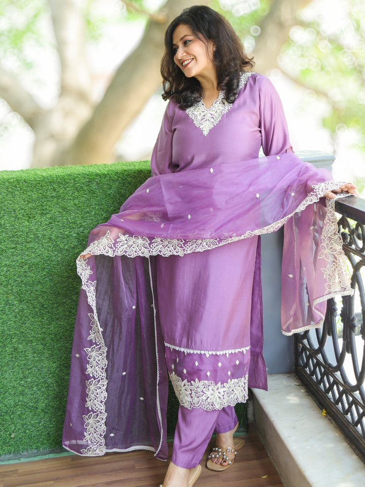 Sahiba Ochid Mauve V Embroidered Neck with Sequine Work Modal 3 Piece Set
