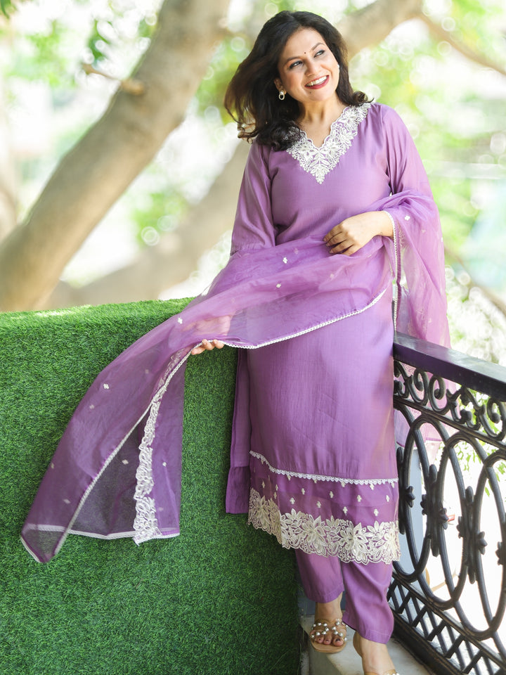 Sahiba Ochid Mauve V Embroidered Neck with Sequine Work Modal 3 Piece Set