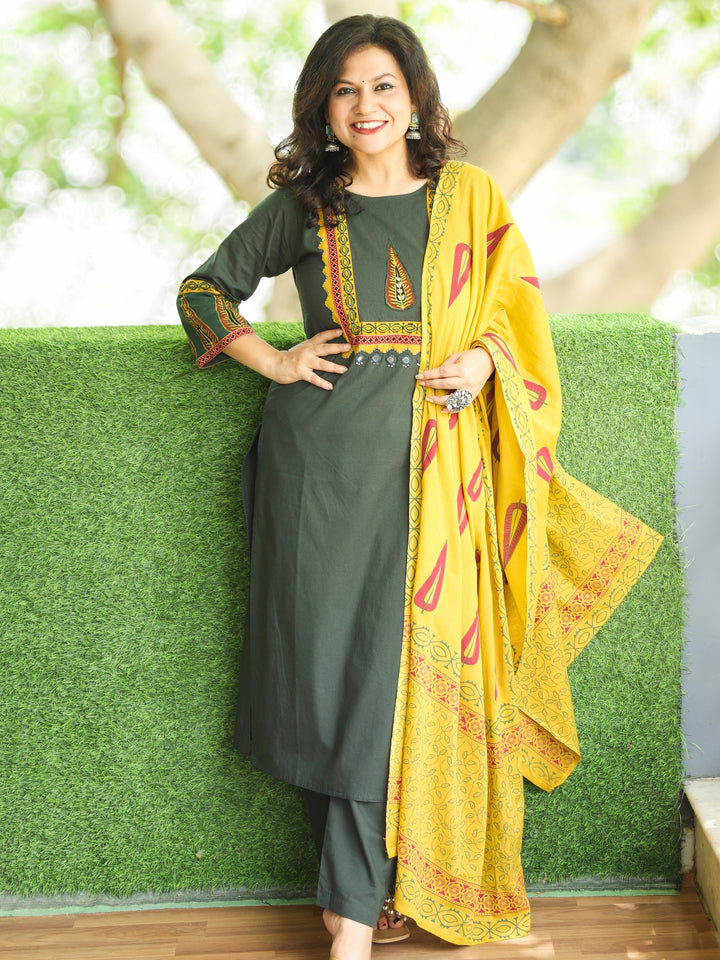 Halchal Sacramento Green Leaf Print Yoke with Thread Work Cotton 3 Piece Set