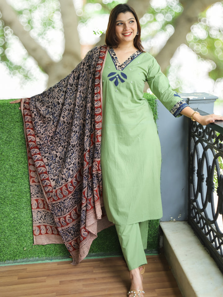 Patang Sage Green Kalamkari Patch on V Neck with Applique Work Cotton 3 Piece Set