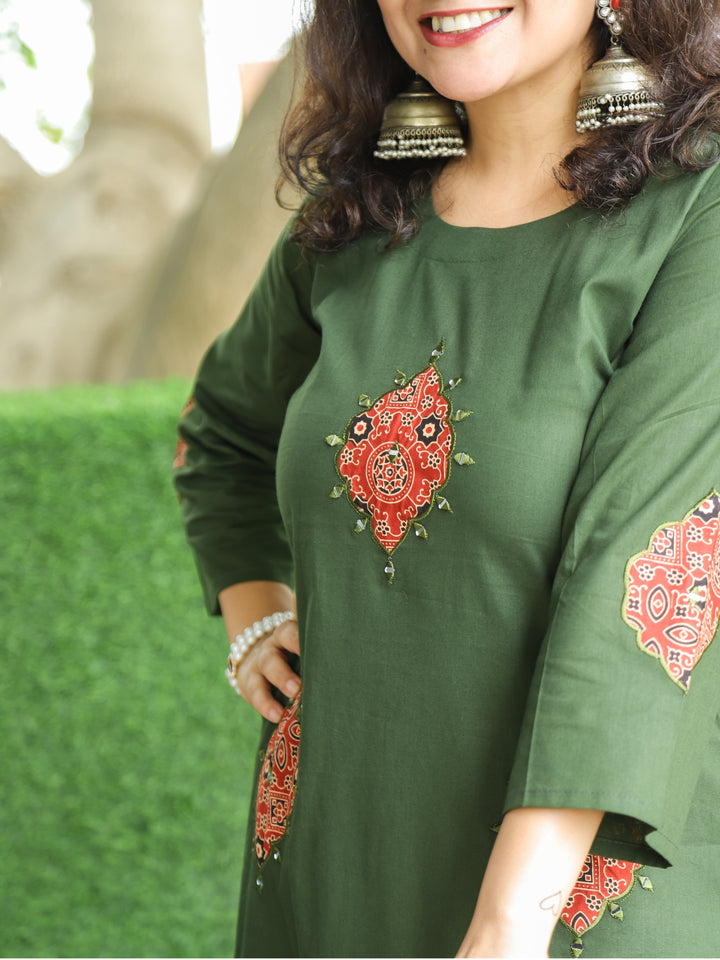 Raabtaa Forest Green in Applique Work Detailing with Mirror Cotton 2 Piece Set