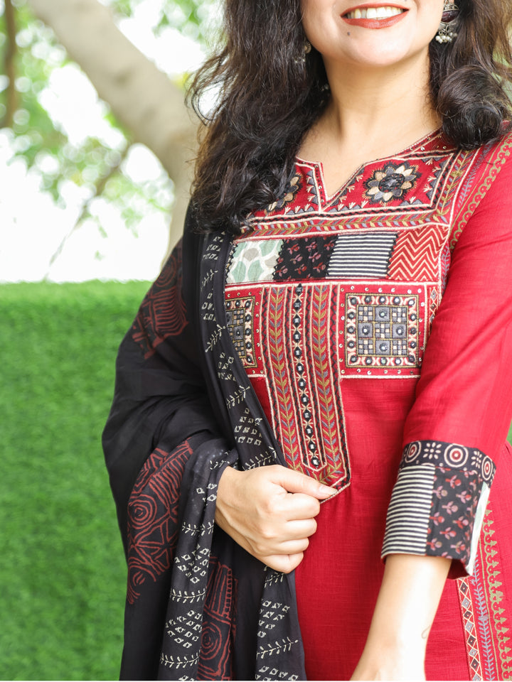 Swaroop Berry Red Embriodered  Neck Patch Panel Cotton 3 Piece Set with Pocket