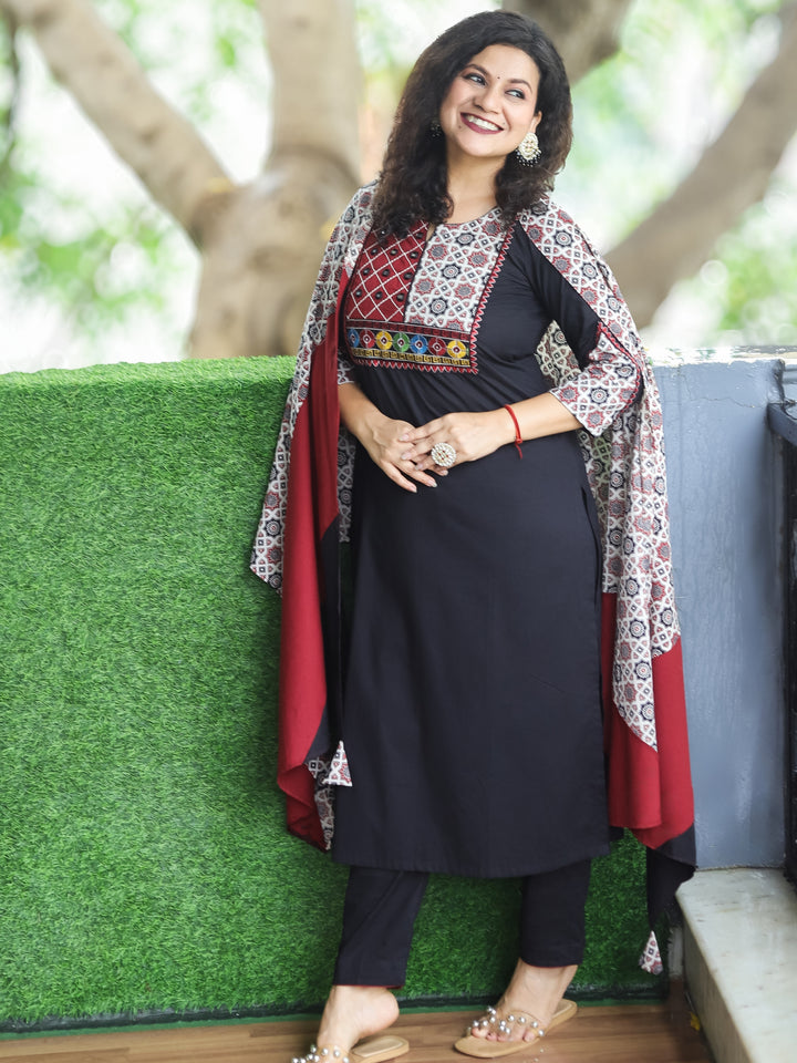Kumkum Ebony Black Kutch Patch Mirror and Thread Embroidery Cotton 3 Piece Set