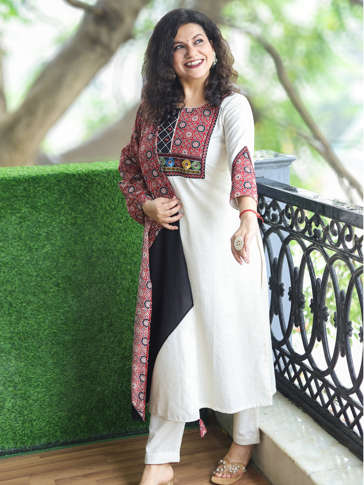 Kumkum Shell White Kutch Patch Mirror and Thread Embroidery Cotton 3 Piece Set