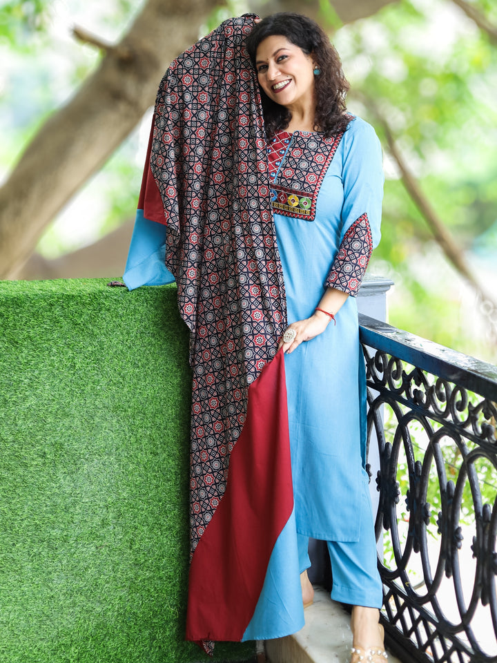 Kumkum Aqua Sky Kutch Patch Mirror and Thread Embroidery Cotton 3 Piece Set