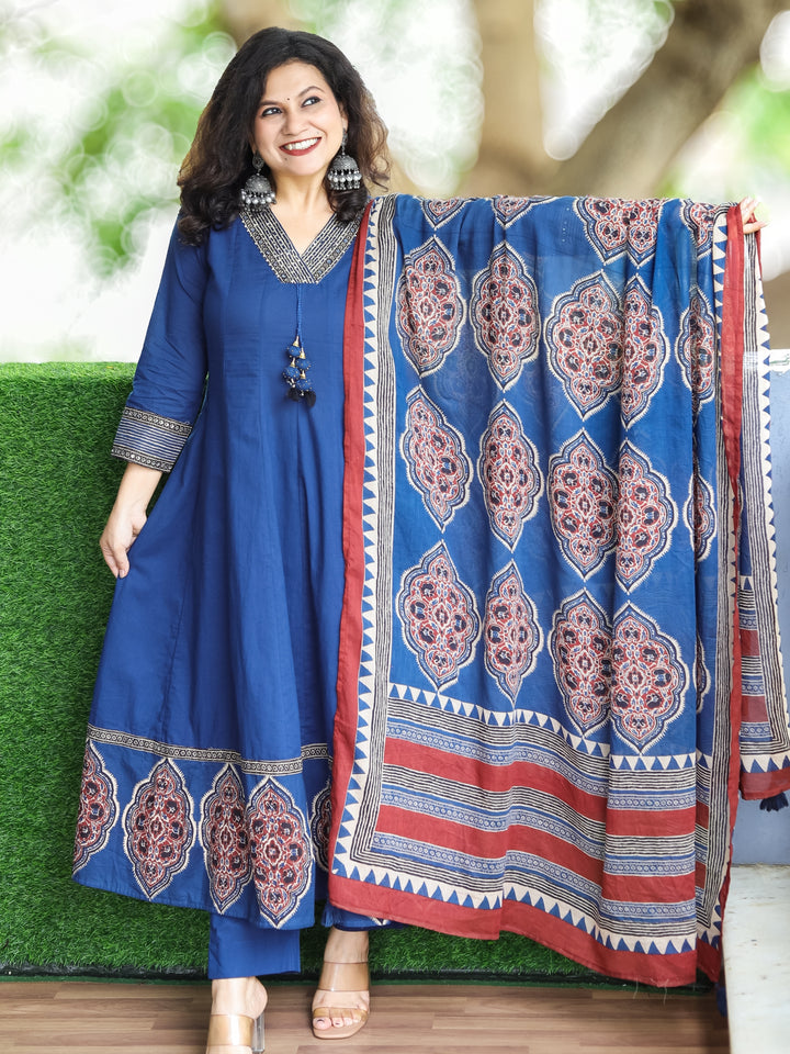 Shalini Dark Blue V Neck with Hanging in Kali Cut Style Cotton 3 Piece Set