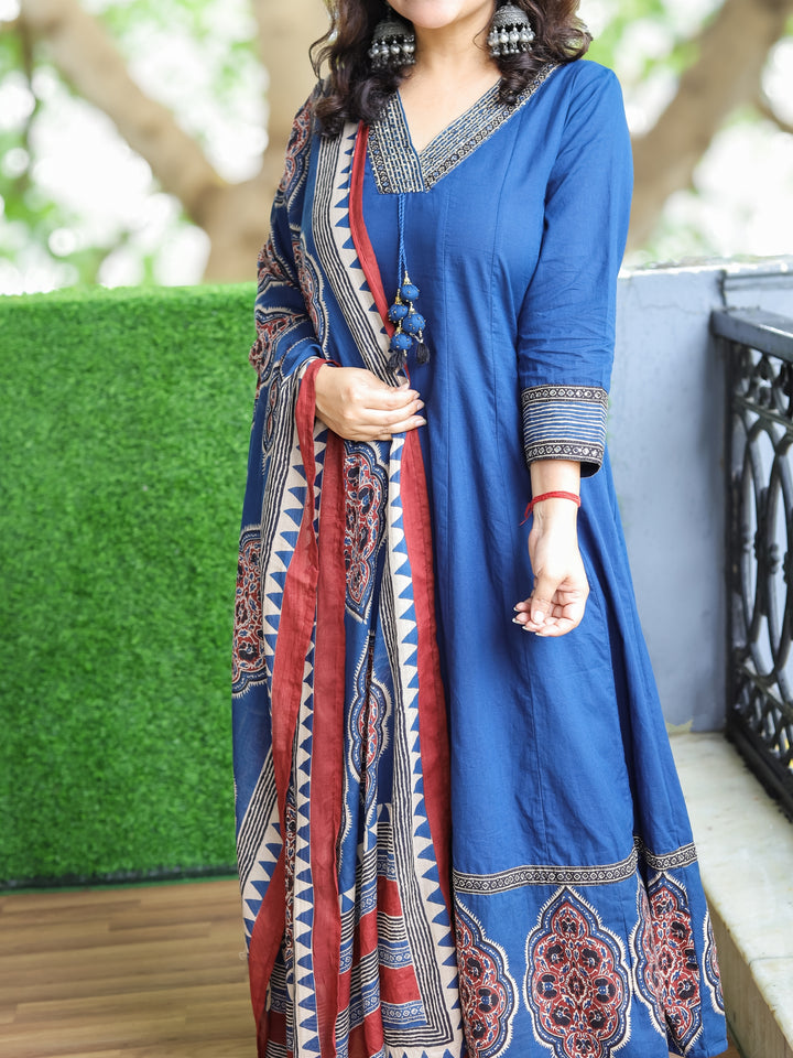 Shalini Dark Blue V Neck with Hanging in Kali Cut Style Cotton 3 Piece Set