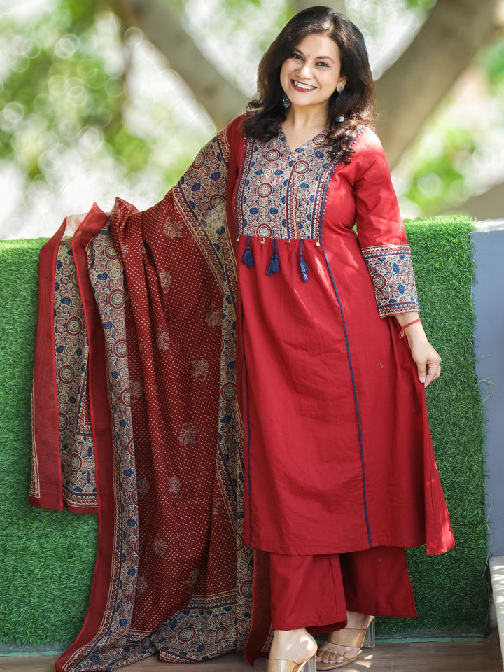 Swaroopi Cherry Red Printed Yoke wth Hanging Detailing Work Cotton 3 Piece Set