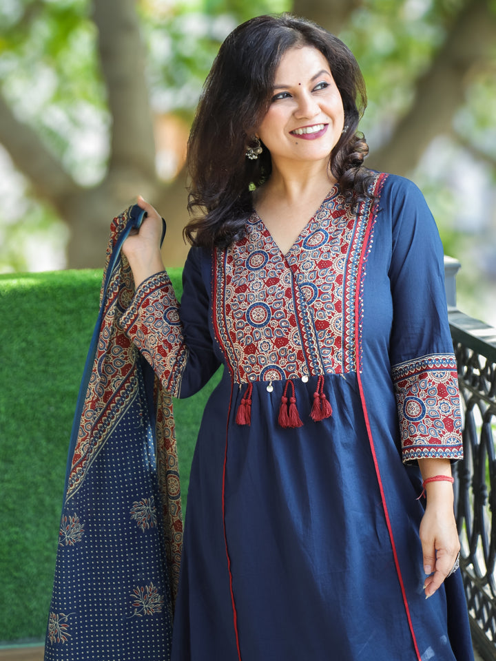 Swaroopi Cerulean Blue Printed Yoke wth Hanging Detailing Cotton 3 Piece Set