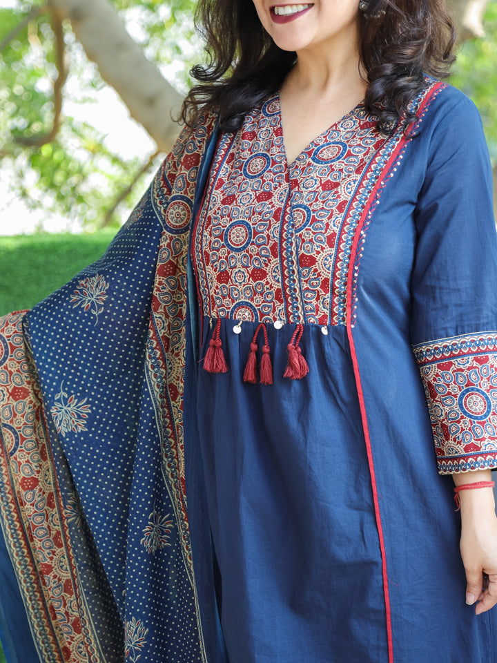 Swaroopi Cerulean Blue Printed Yoke wth Hanging Detailing Cotton 3 Piece Set