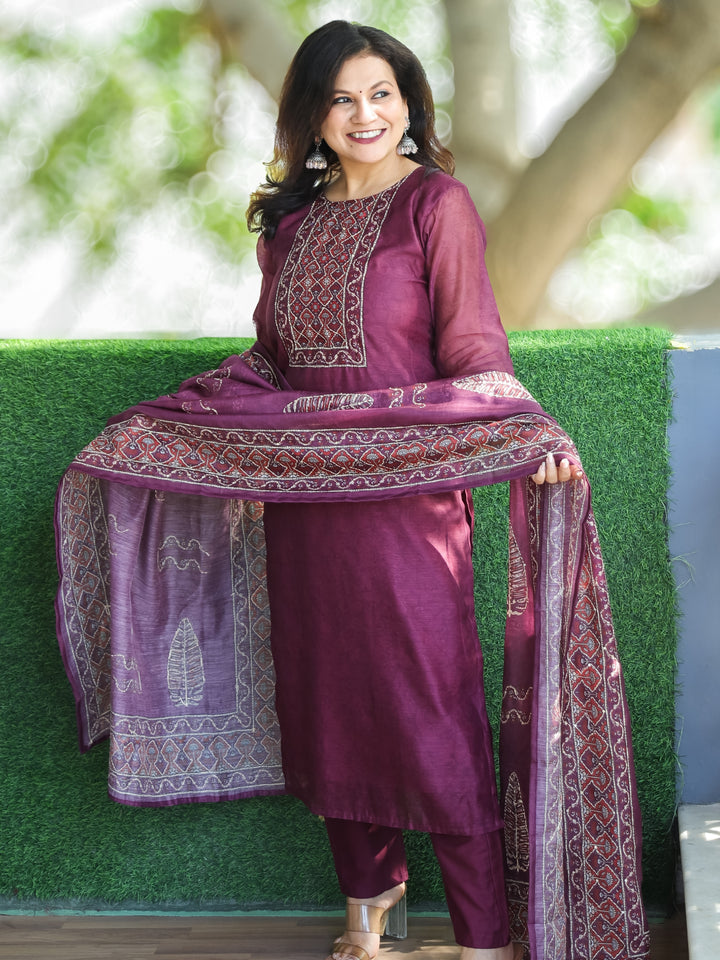 Sanam Wine Burgundy Printed Yoke with Kantha Work Detailing Chanderi 3 PIece Set