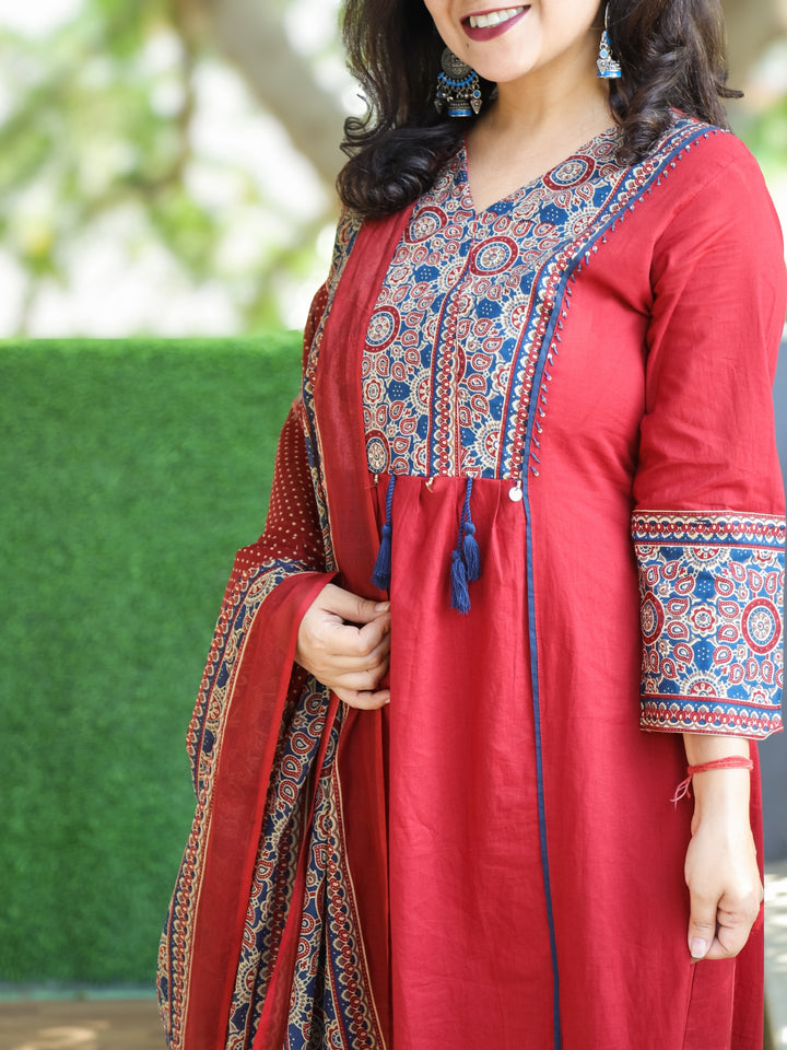 Swaroopi Cherry Red Printed Yoke wth Hanging Detailing Work Cotton 3 Piece Set