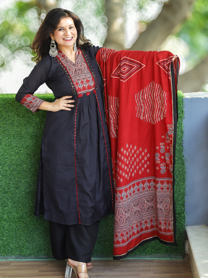 Swaroopi Oil Black Printed Yoke with Mirror Pintuck and Gathered Mul Chanderi 3 Piece Set