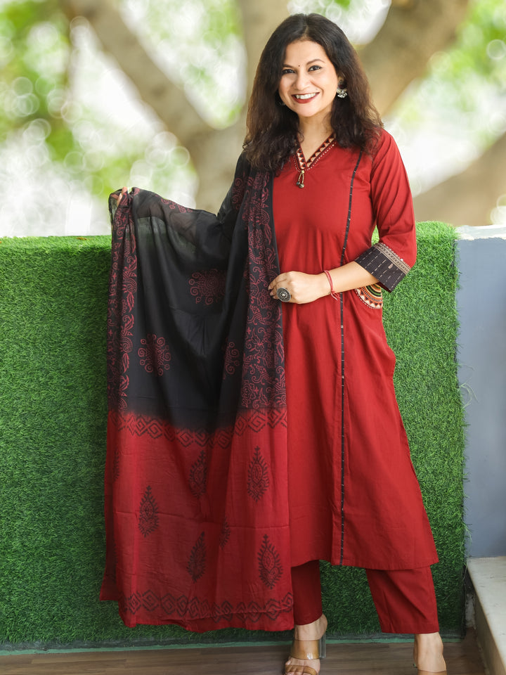 Roshni Cherry Maroon V Neck Lace Work with Embroiered Pocket Cotton 3 Piece Set