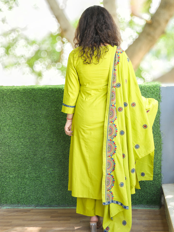 Kaveri Lemon Green V Neck Mirror Work with Embroiered Pocket Cotton 3 Piece Set