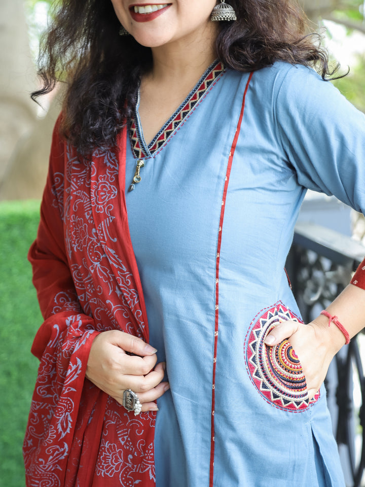 Roshni Faded Blue V Neck Lace Work with Embroiered Pocket Cotton 3 Piece Set