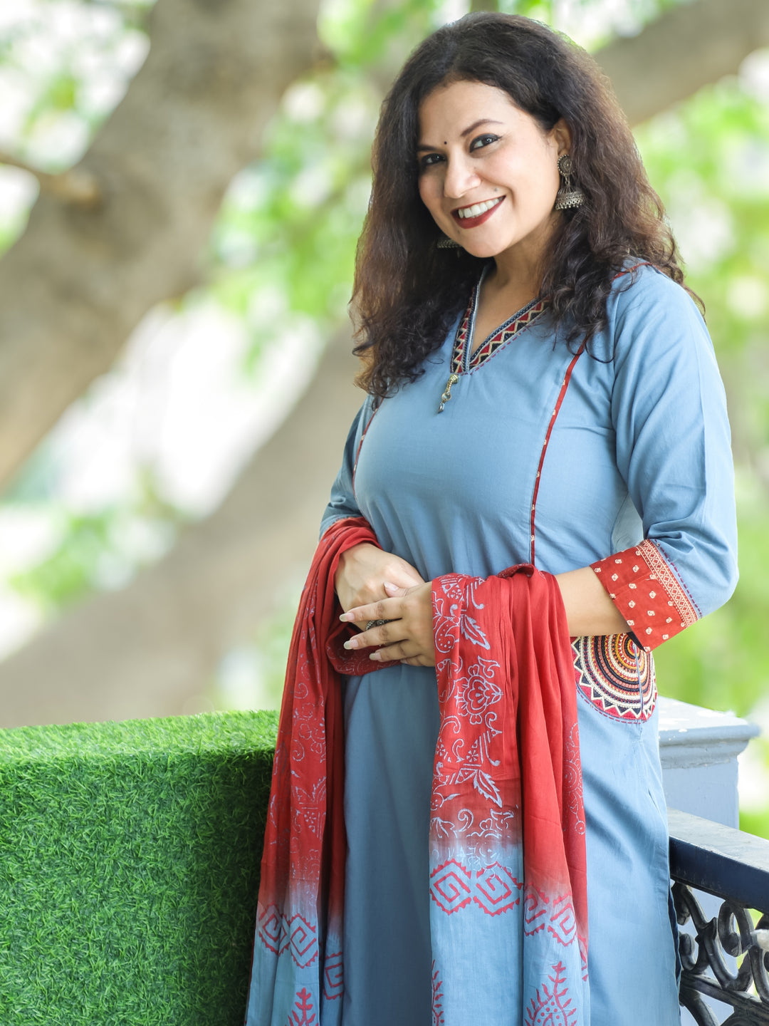 Roshni Faded Blue V Neck Lace Work with Embroiered Pocket Cotton 3 Piece Set