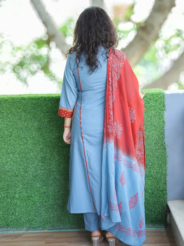 Roshni Faded Blue V Neck Lace Work with Embroiered Pocket Cotton 3 Piece Set