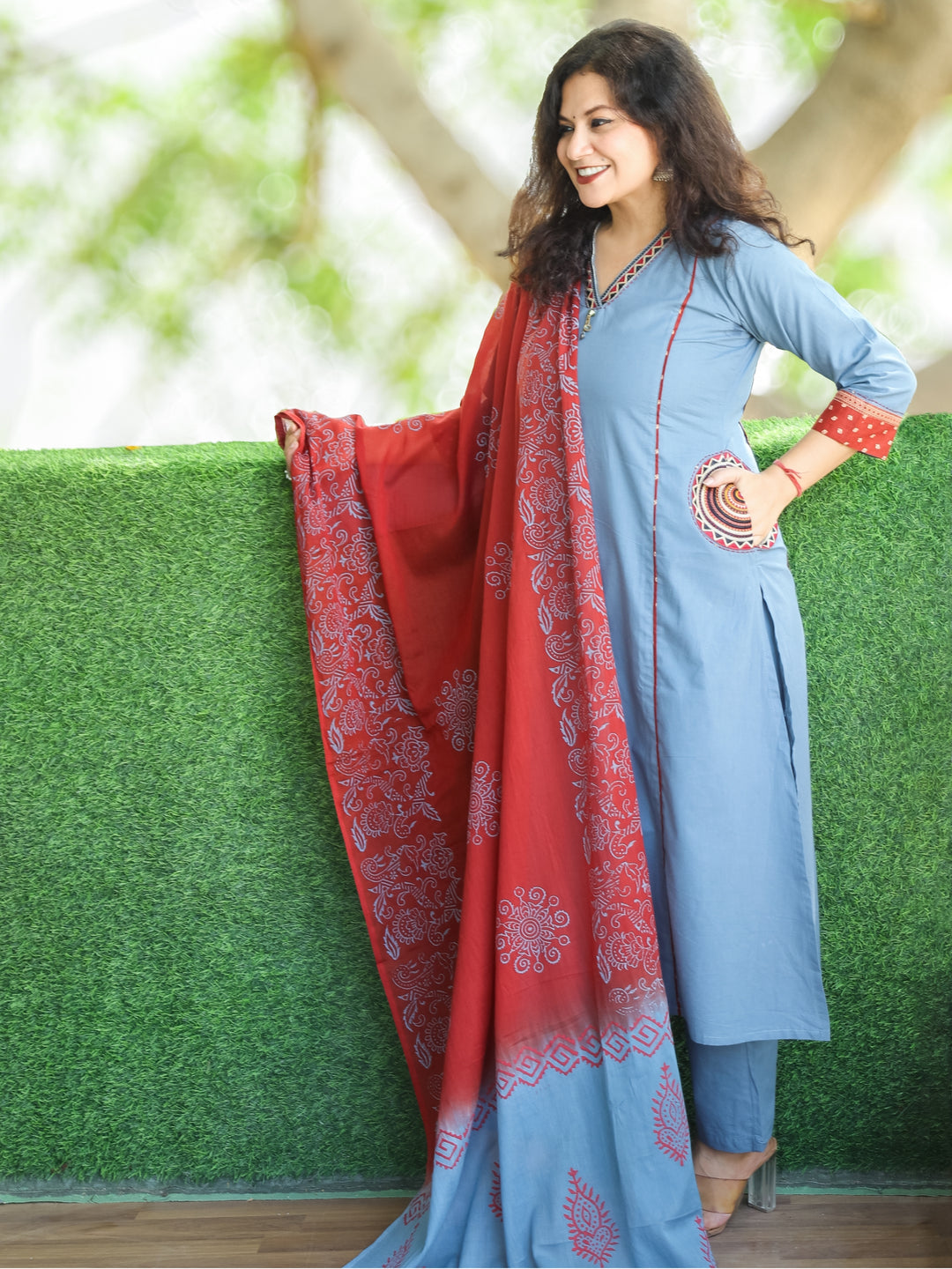 Roshni Faded Blue V Neck Lace Work with Embroiered Pocket Cotton 3 Piece Set