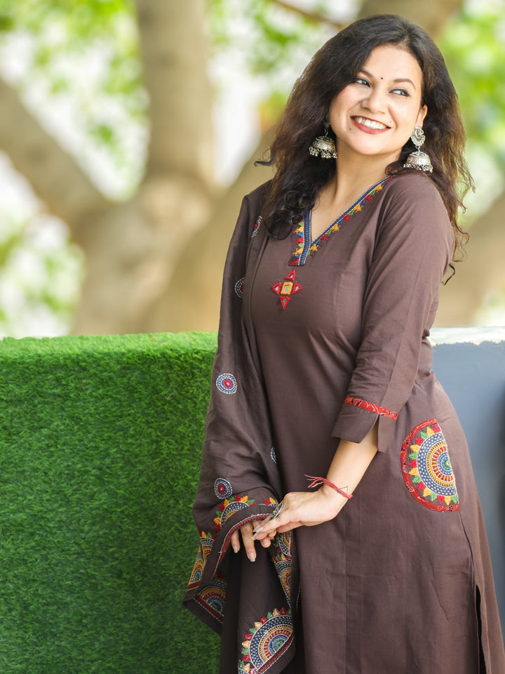 Kaveri Taupe Tan V Neck Mirror Work with Embroiered Pocket Cotton 3 Piece Set