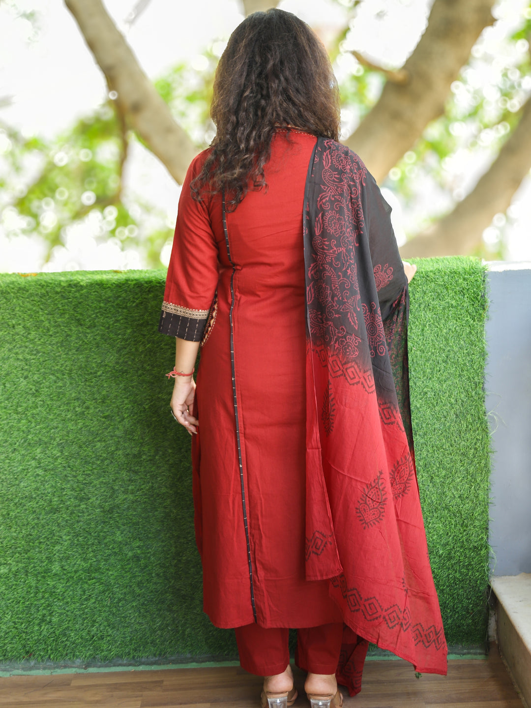 Roshni Cherry Maroon V Neck Lace Work with Embroiered Pocket Cotton 3 Piece Set