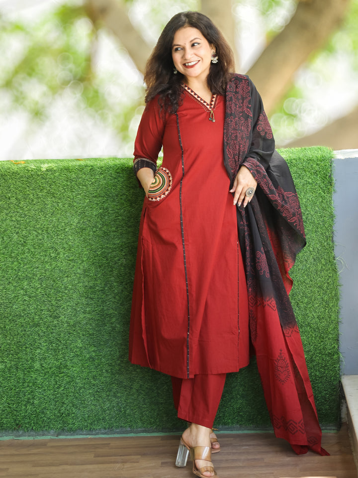Roshni Cherry Maroon V Neck Lace Work with Embroiered Pocket Cotton 3 Piece Set