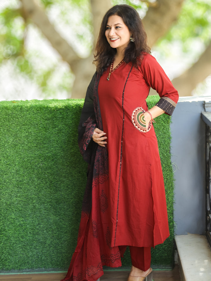 Roshni Cherry Maroon V Neck Lace Work with Embroiered Pocket Cotton 3 Piece Set