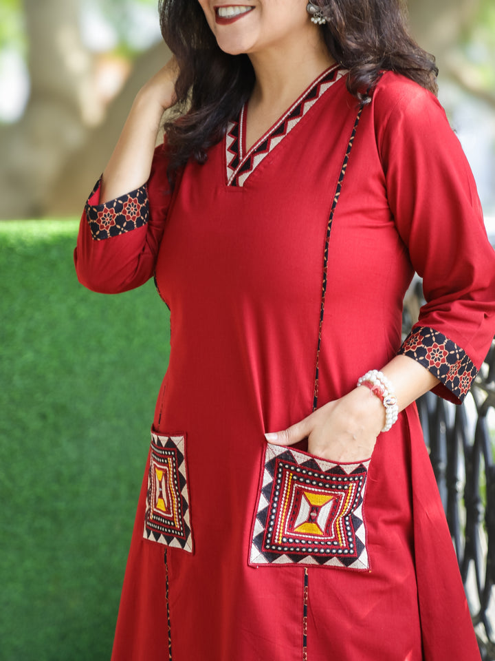 Saiyara Cherry Red V Neck Lace Work with Embroiered Pocket Cotton 2 Piece Set