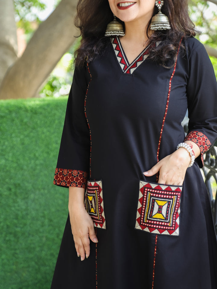 Saiyara Ebony Black V Neck Lace Work with Embroiered Pocket Cotton 2 Piece Set