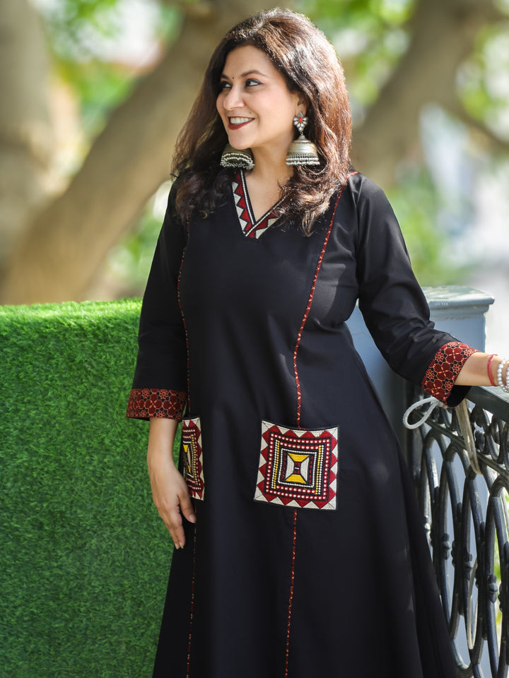 Saiyara Ebony Black V Neck Lace Work with Embroiered Pocket Cotton 2 Piece Set