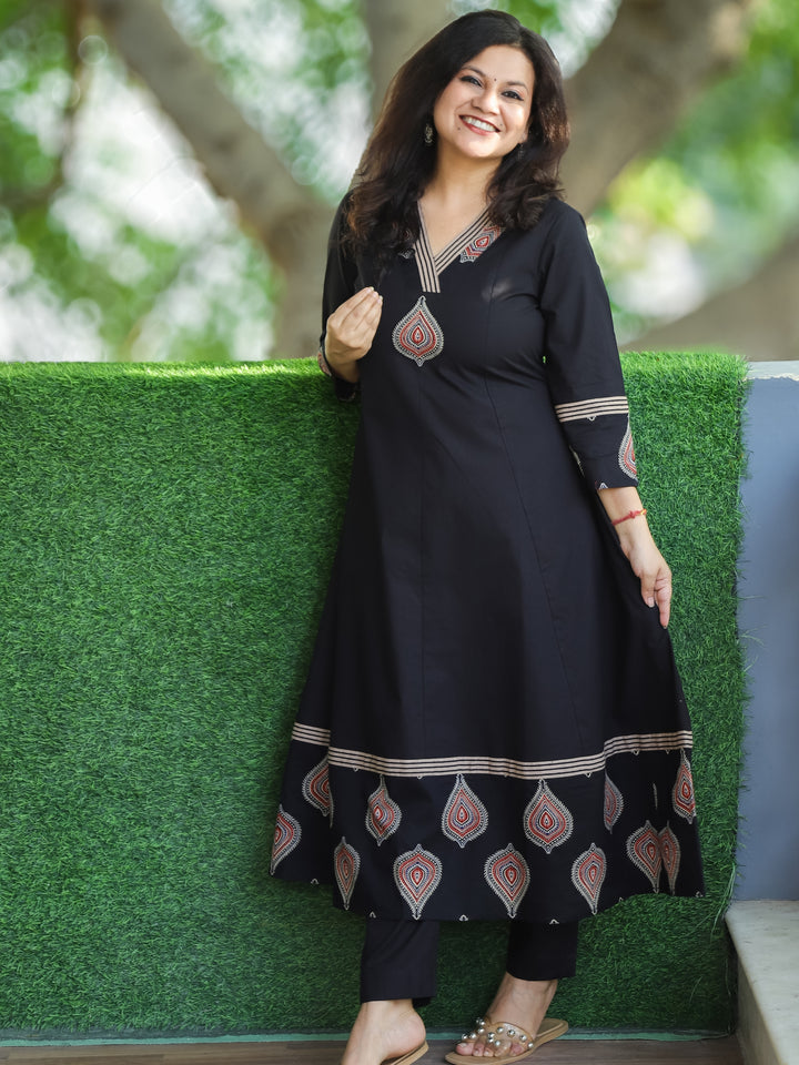 Rivaazi Ebony Black V Neck and Mirror Patch in Printed Hemline Anarkali Cotton Kurti