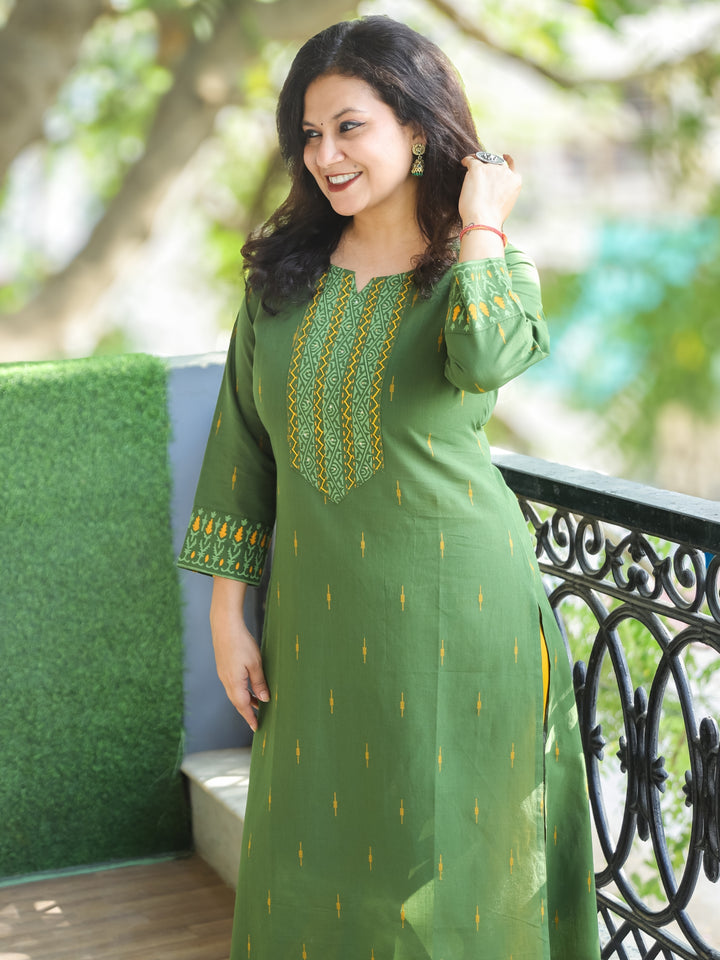 Saloni Forest Green Thread with Sequine Work in Pigment Printed Cotton Kurti