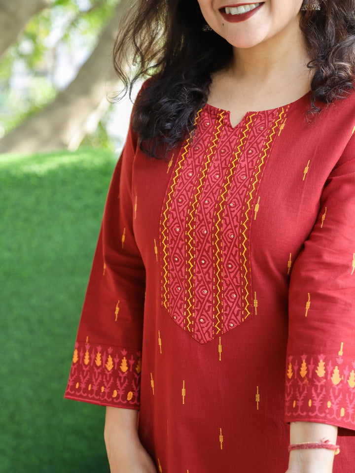 Saloni Maroon Red Thread with Sequine Work in Pigment Printed Cotton Kurti