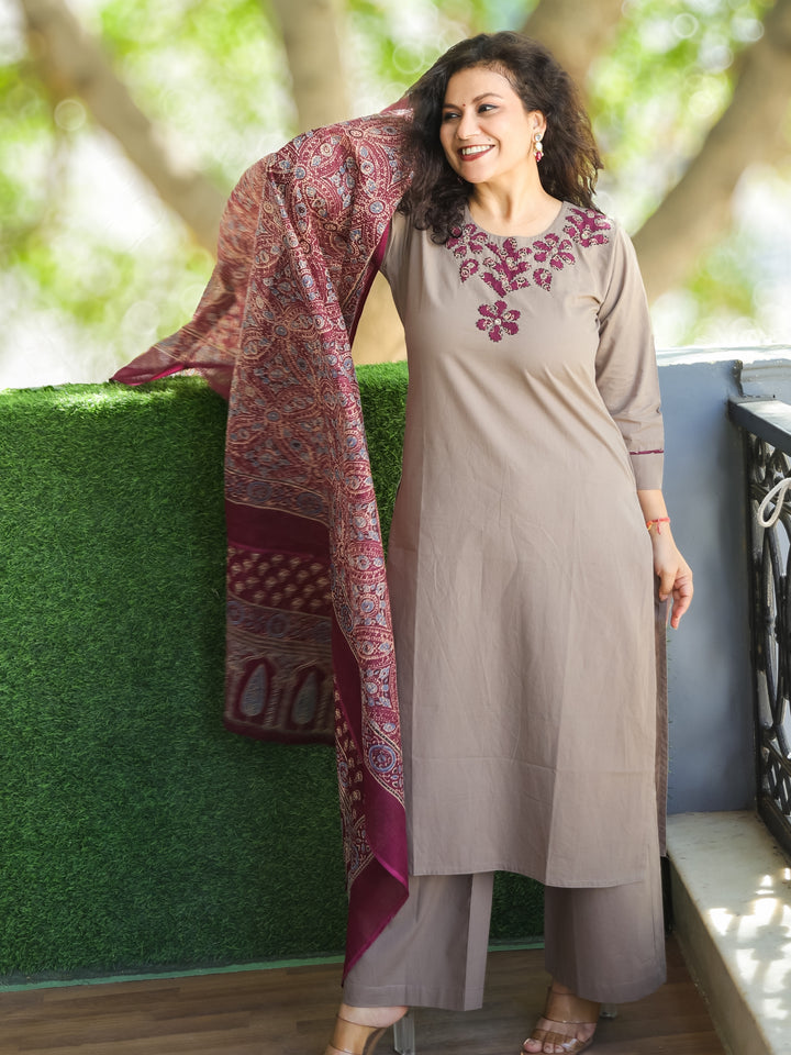 Roohi Tan Taupe Applique Printed Patch Work on Neck Cotton 3 PIece Set