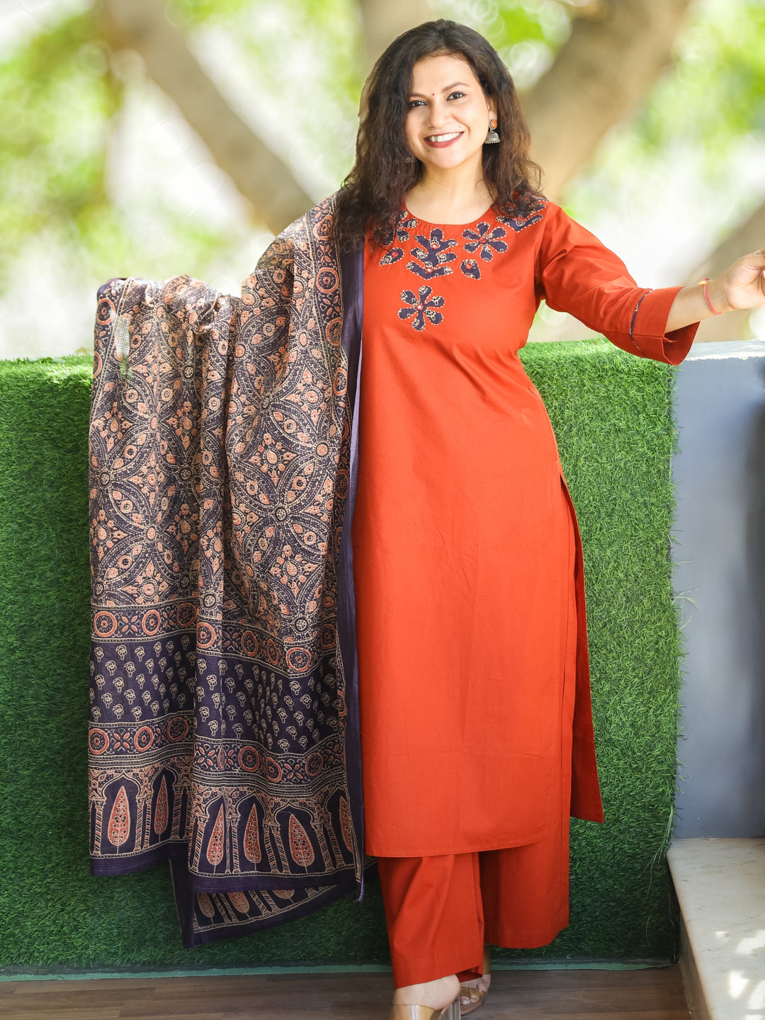 Roohi Burnt Rust Applique Printed Patch Work on Neck Cotton 3 PIece Set