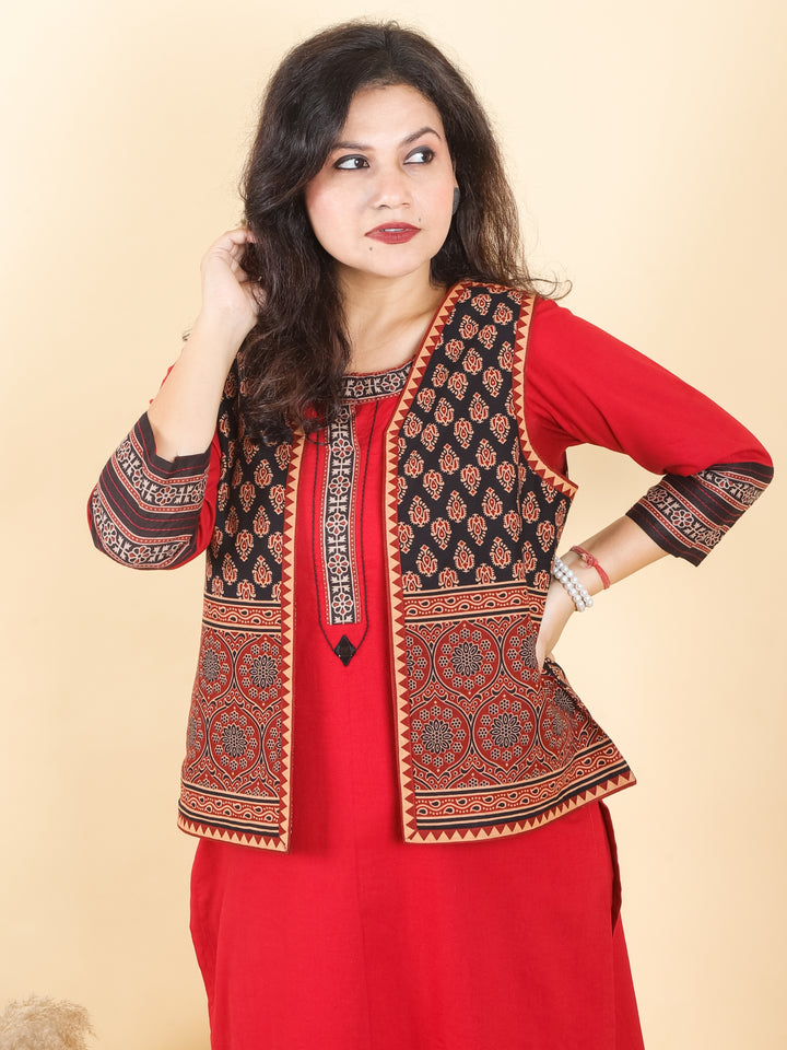 Sejal Faded Black in All Over Gamthi Printed Cotton Jacket