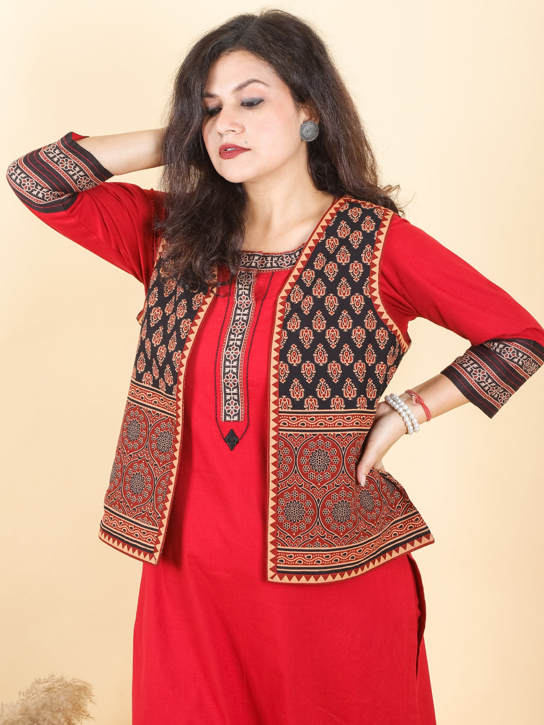Sejal Faded Black in All Over Gamthi Printed Cotton Jacket