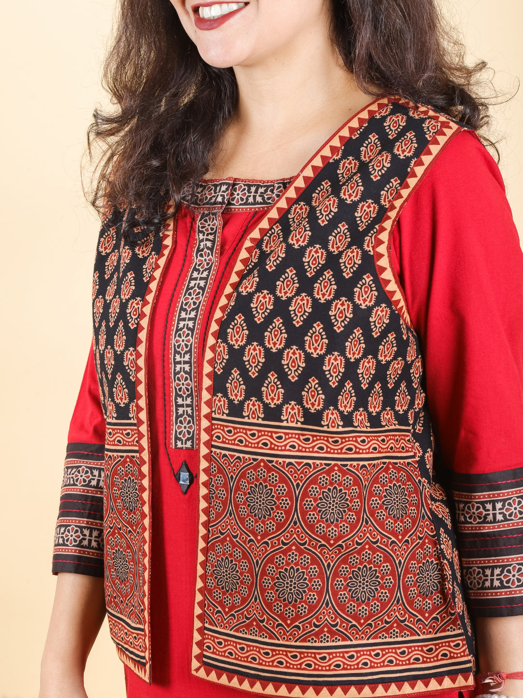 Sejal Faded Black in All Over Gamthi Printed Cotton Jacket