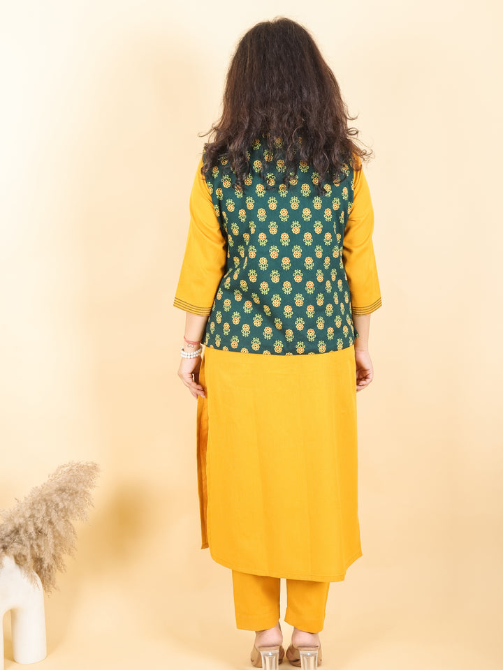Sejal Sacramento Green In All Over Ajrak Inspired Printed Cotton Jacket with Pocket