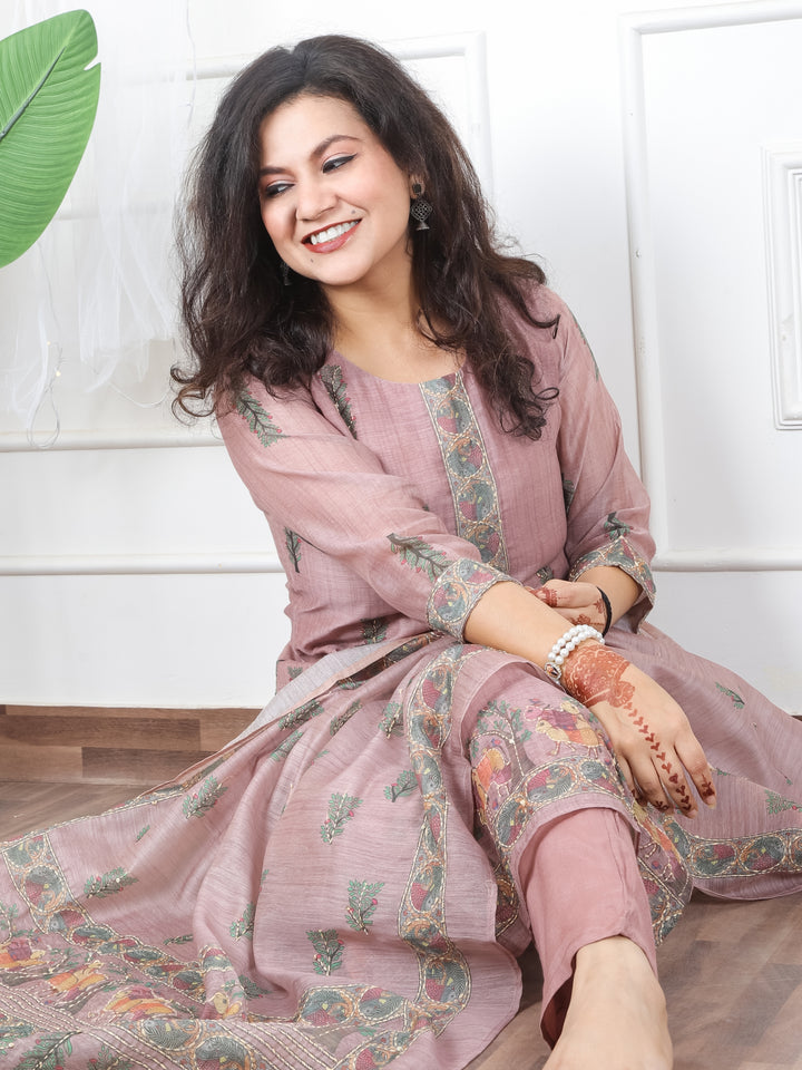 Kavish Soft Mauve Printed Hem with Kantha Work Detailing Chanderi 3 Piece Set
