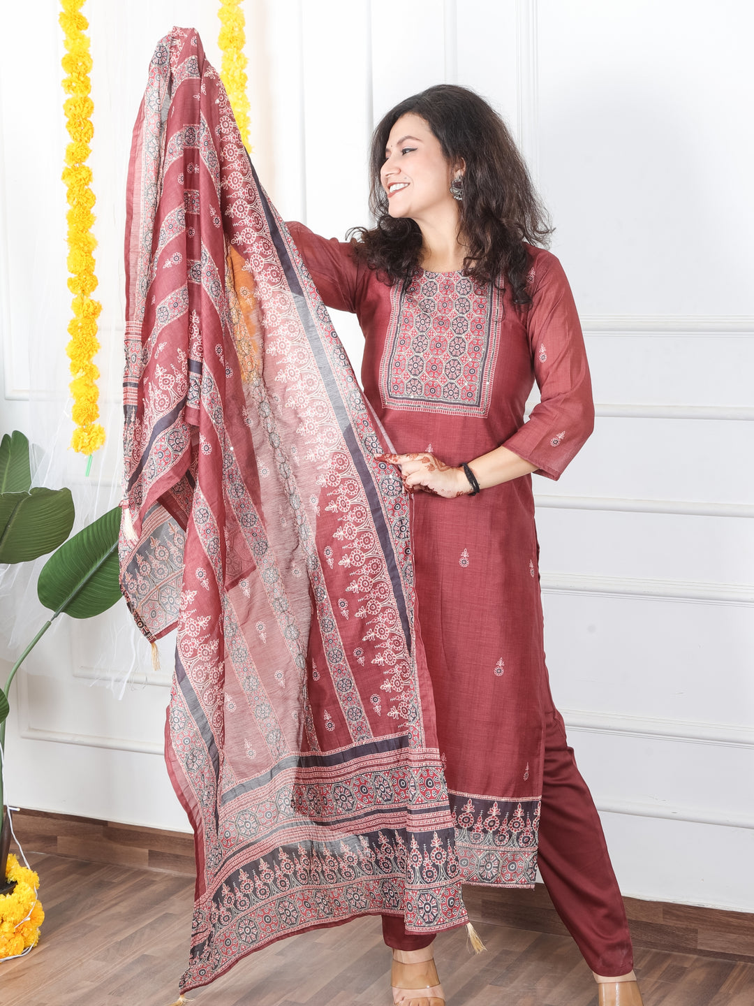 Mivaan Mauve Pink All Over Digital Printed with Kantha Work Chanderi 3 Piece Set