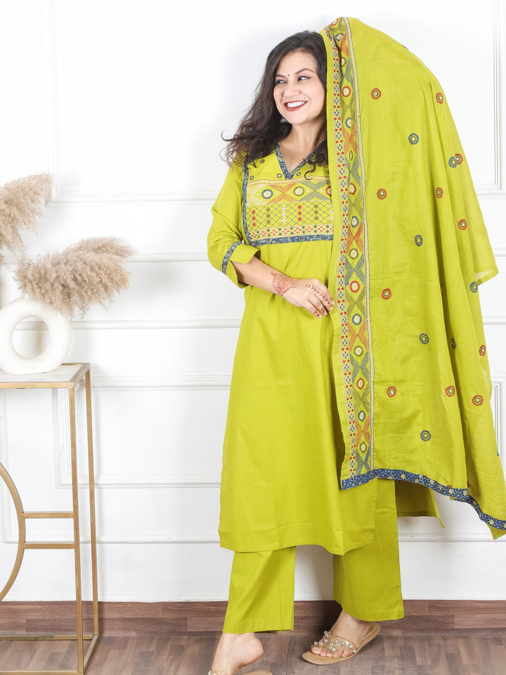 Roshni Lemon Green Thread Embroiered Neck with Patra Detailing Cotton 3 Piece Set