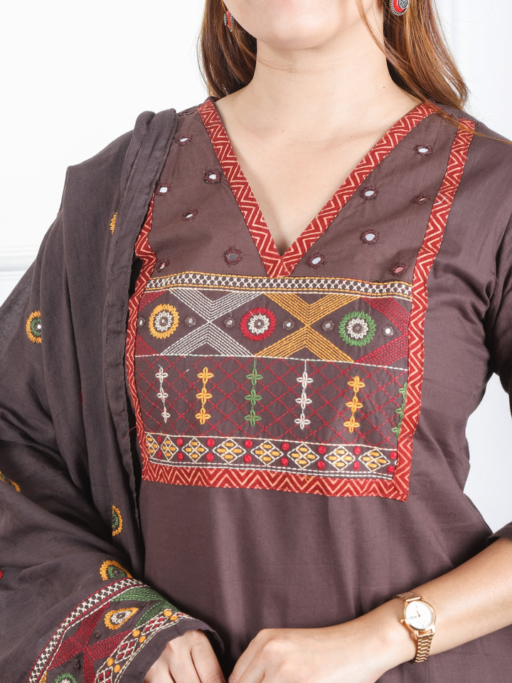 Roshni Choco Brown Thread Embroiered Neck with Patra Detailing Cotton 3 Piece Set
