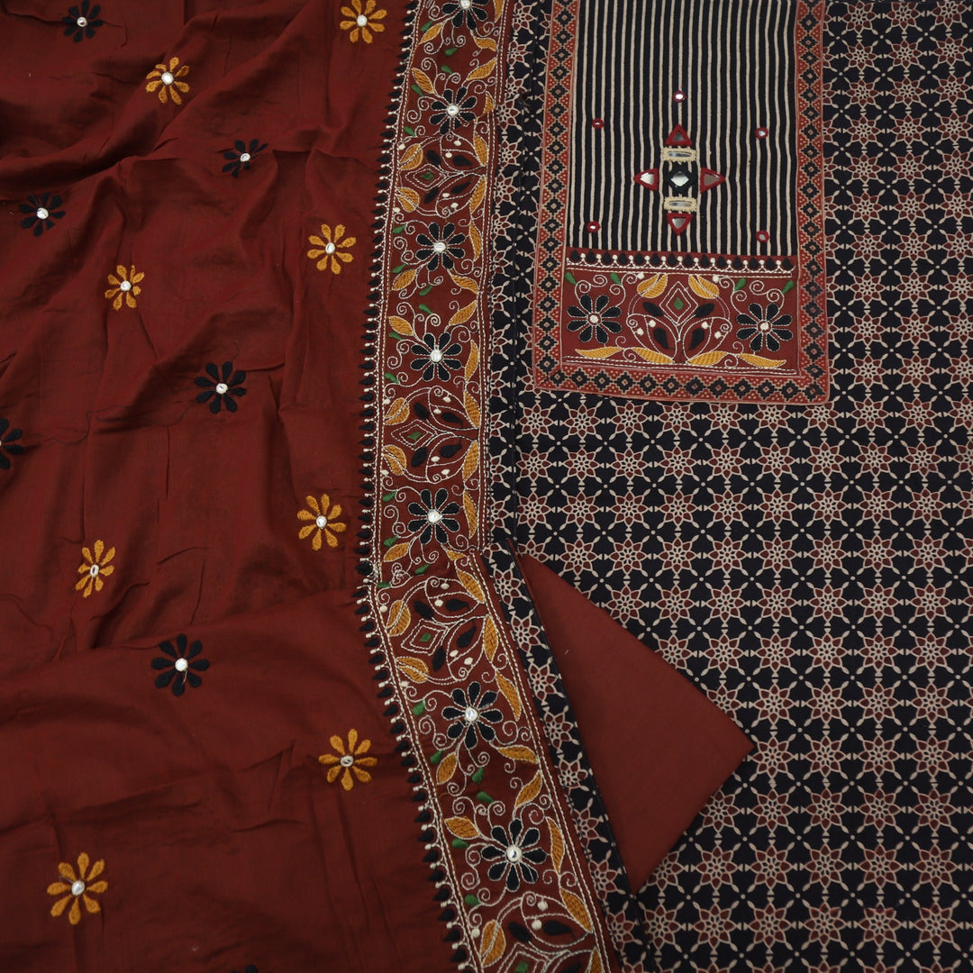 Khairiyat Metal Black Kutch Work Printed Cotton Top With Printed Cotton Dupatta Set