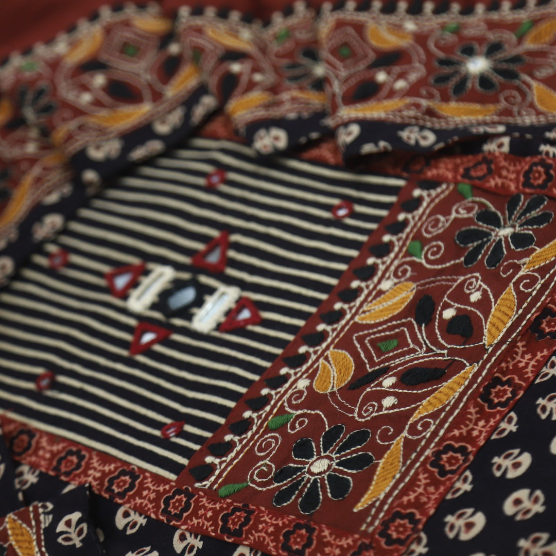 Khairiyat Ebony Black Kutch Cotton Top With Printed Dupatta