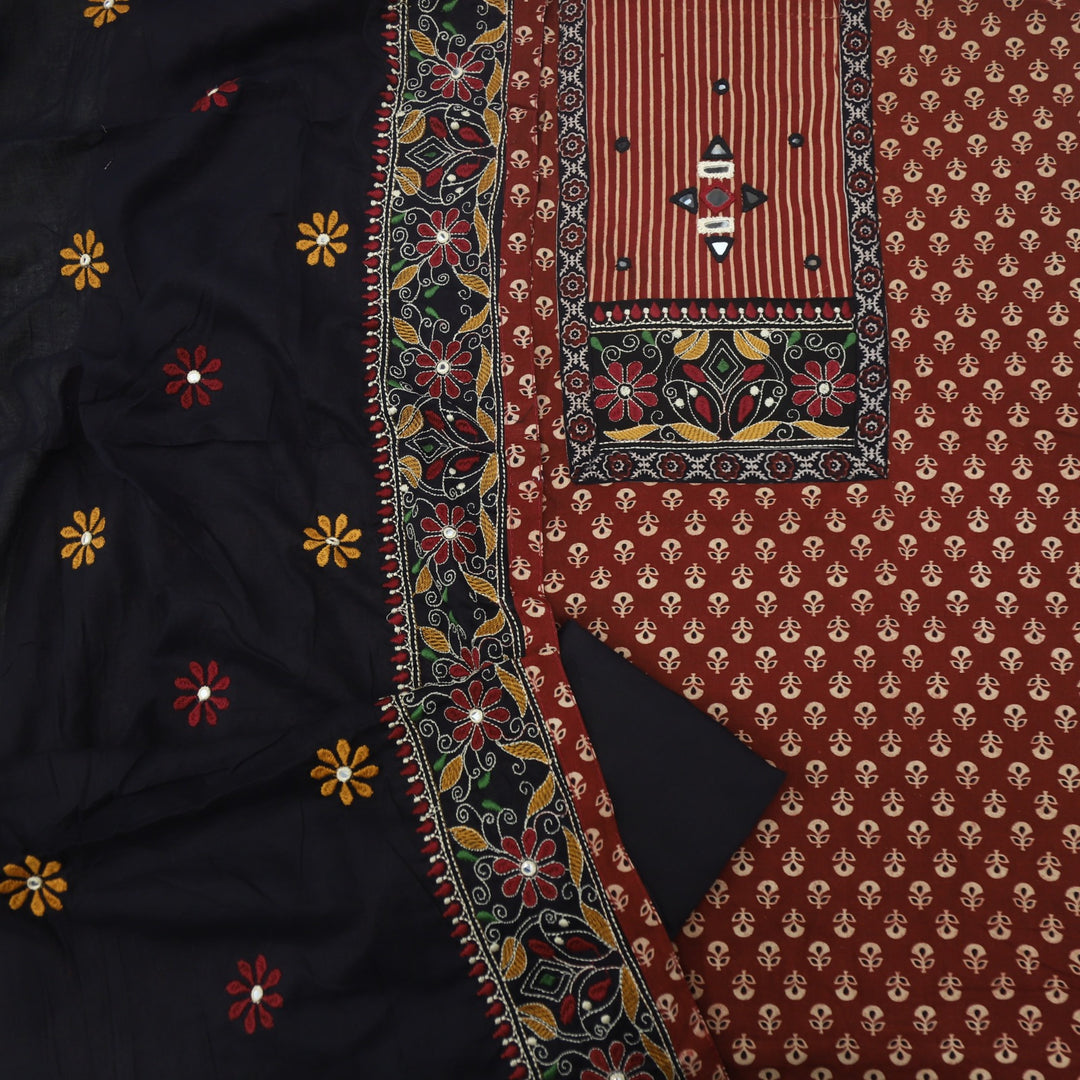 Khairiyat Garnet Red Kutch Cotton Top With Printed Dupatta