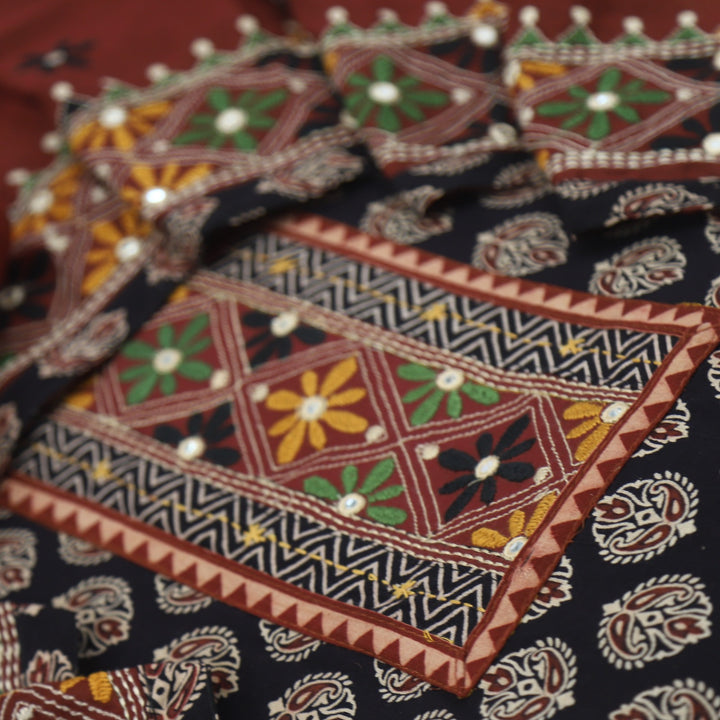 Khairiyat Faded Black Kutch Work Cotton Top With Cotton Dupatta