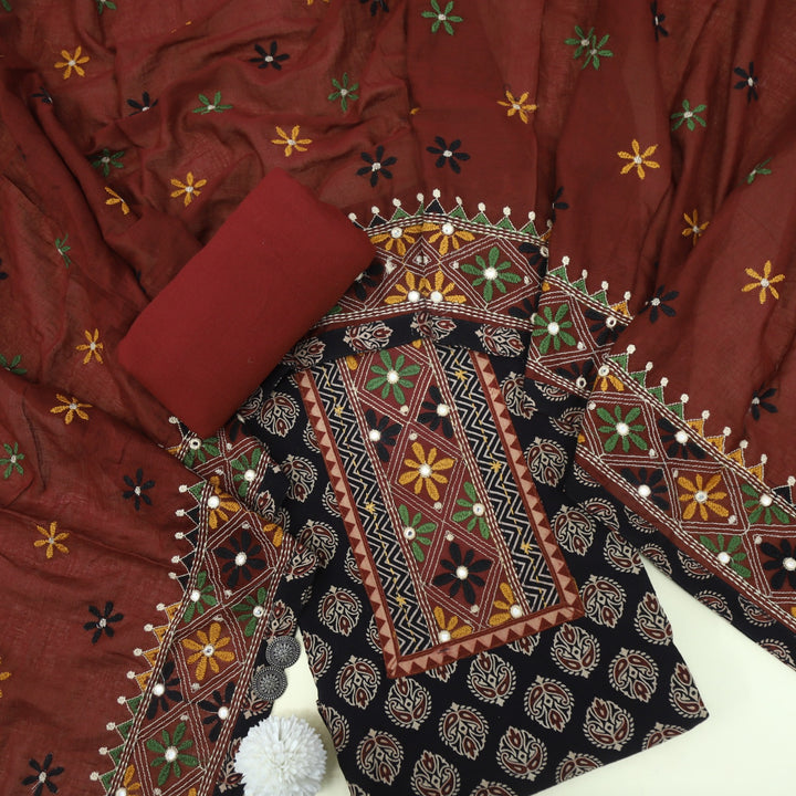 Khairiyat Faded Black Kutch Work Cotton Top With Cotton Dupatta