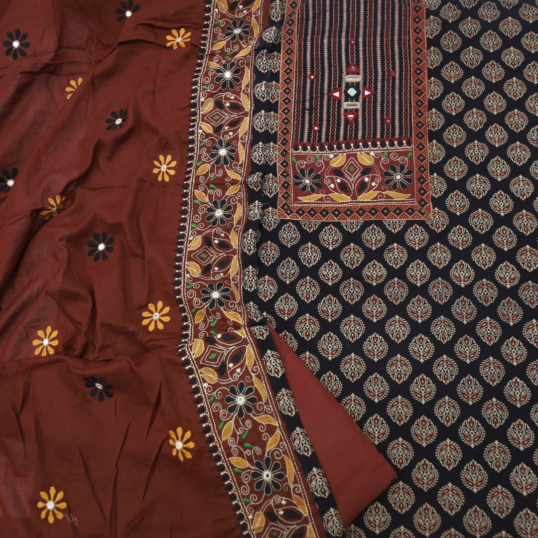 Khairiyat Crow Black Kutch Work Cotton Top With Cotton Dupatta